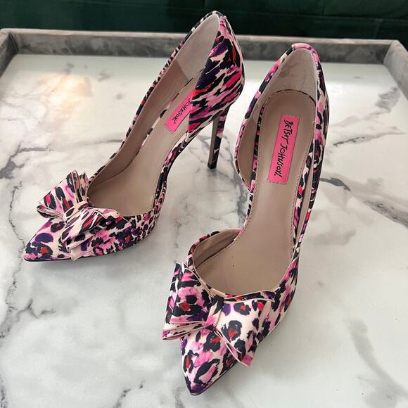 NEW Betsey Johnson Prince-P Leopard Bow D'Orsay Heels Size 8 - Picture 5 of 9